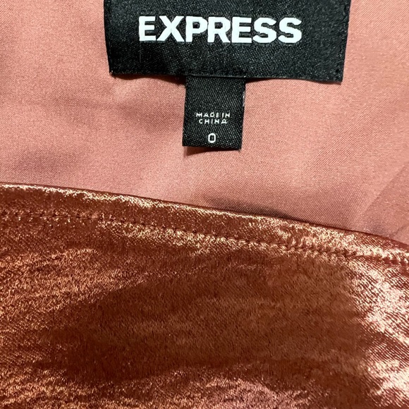 EUC Express Size 0 metallic rose gold mini skirt - Picture 3 of 7